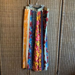 Anthropologie wide leg pleated pants with unique pattern size M